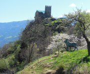 Burg Juval  (Kastellbell-Tschars/Castelbello-Ciardes)