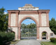 Ehem. Lokomotivfabrik-Serbenhalle und V2 (Wiener Neustadt)