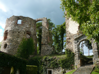 Burgruine und Schloss Karlsbach (Sankt Martin-Karlsbach)