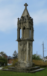 Dreieckige Steinsäule-Mahnsäule der Eingemauerten (Hainburg an der Donau)