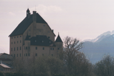 Schloss Goldenstein und Pfk. hl. Elisabeth (Elsbethen) (Elsbethen-Glasenbach  )