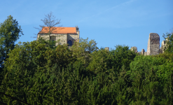 Burgruine und Schloss (Potstejn/Pottenstein)