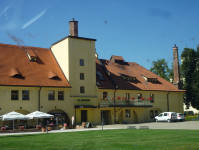 Schloss und Pfarrkirche hl. Anna (Zdar nad Sazavou/Saar)