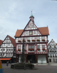 Rathaus mit Marktbrunnen (Bad Urach)