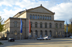 Schlossplatz mit Landestheater (Coburg)