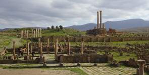 Spaziergang durch r&ouml;mische Stadt Thamugadi III (Timgad)