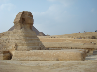 Sphinx und Chephren-Pyramide (El-Giza, Nil-Tal)