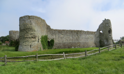 Pevensey Castle I (Pevensey, England)