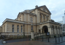 Town Hall  (Cheltenham, England     )