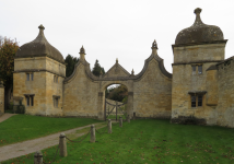 Campden House Gateway und Court Barn Museum (Chipping Champden, England)