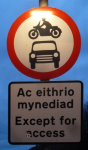 Walisische Verkehrszeichen (Wales) (Chirk bei Wrexham, Wales)