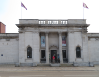 Queen Victoria Square, Ferens Gallery, City Hall  (Kingston upon Hull, England)