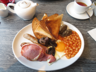 Full Scottish Breakfast (Lindisfarne, England)