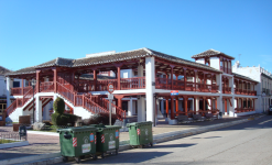 Dorfzentrum (Puerta Lápice)