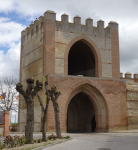 Palacio de Don Juan II und Puerta de Renaranda (Madrigal de las Altas Torres (ESP-CL))