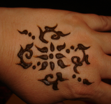 Henna Tattoo (Dubai-Stadt in Arab.Emirate)