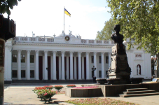 Primorsky-Promenade mit Stadtregierung (Odessa)